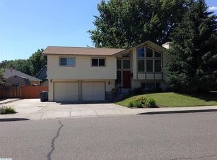 819 W 17th Ave, Kennewick, WA 99337