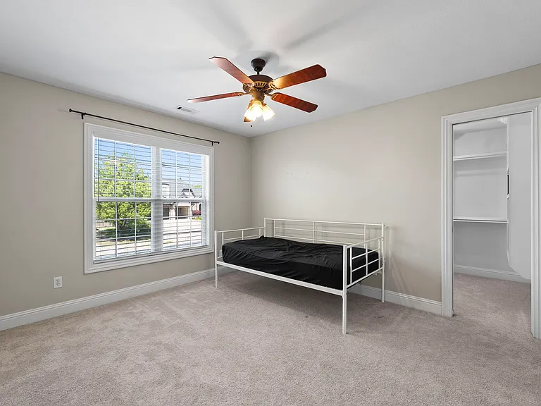 3902 NE Cadbury Ave — Photo 20