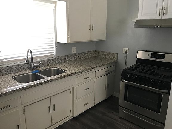 3rd image of 1056 E 6th St APT 1