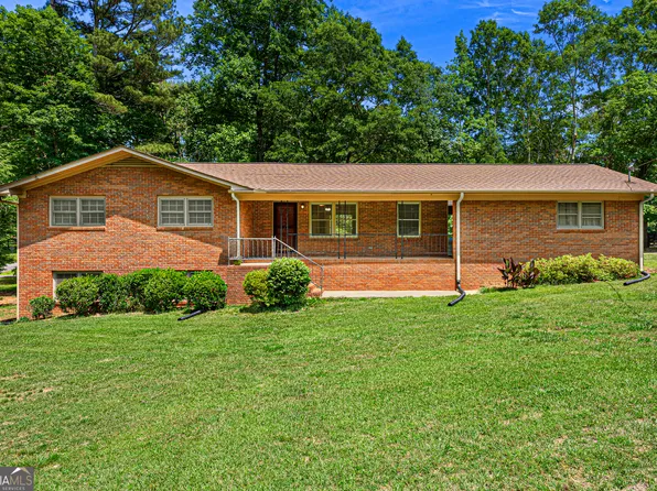 380 Pine Valley Dr, Royston, GA 30662