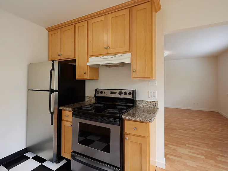 992 62nd St #4 — Photo 9