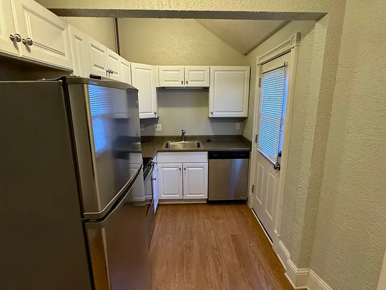 506 N Cascade Avenue — Photo 15