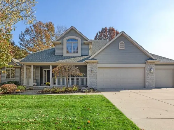 3811 Fox Crossing, Saint Joseph, MI 49085