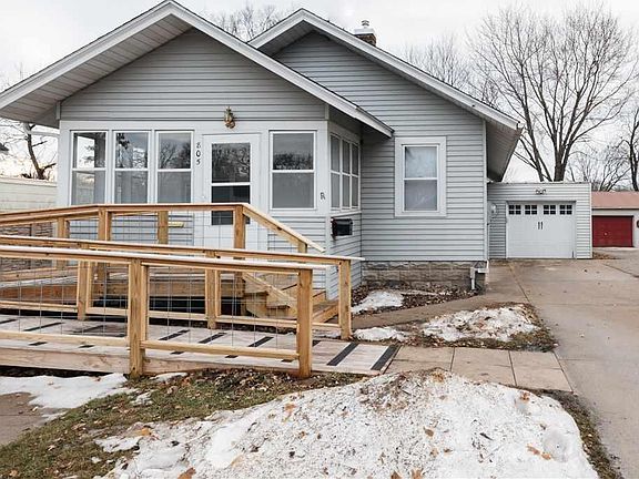 805 2nd St Nw Waseca Mn 56093 Zillow