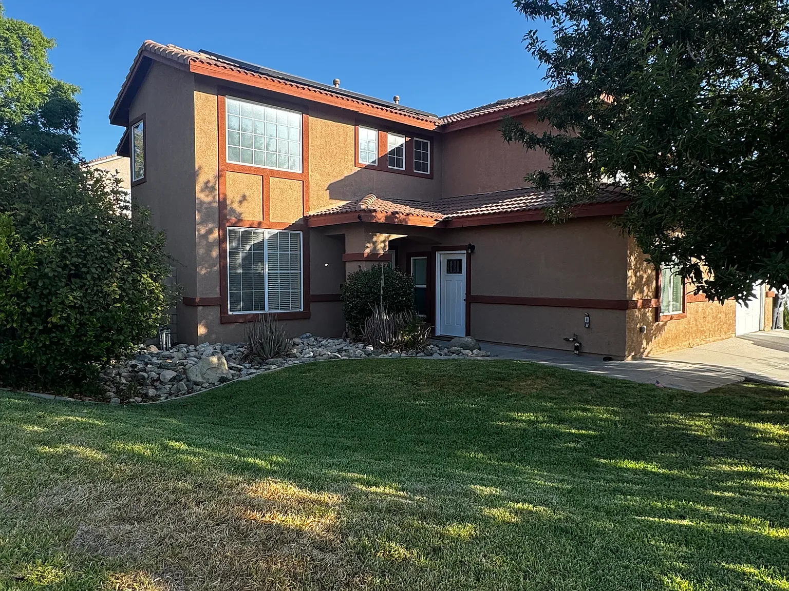 1 bed, 2900 sqft, $890 — Photo 2