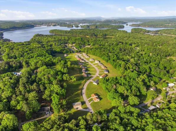 8498 Shawn Ridge Dr, Harrison, TN 37341