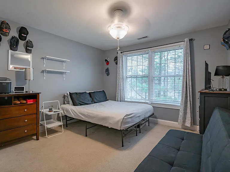 2 Lowther Pl — Photo 31