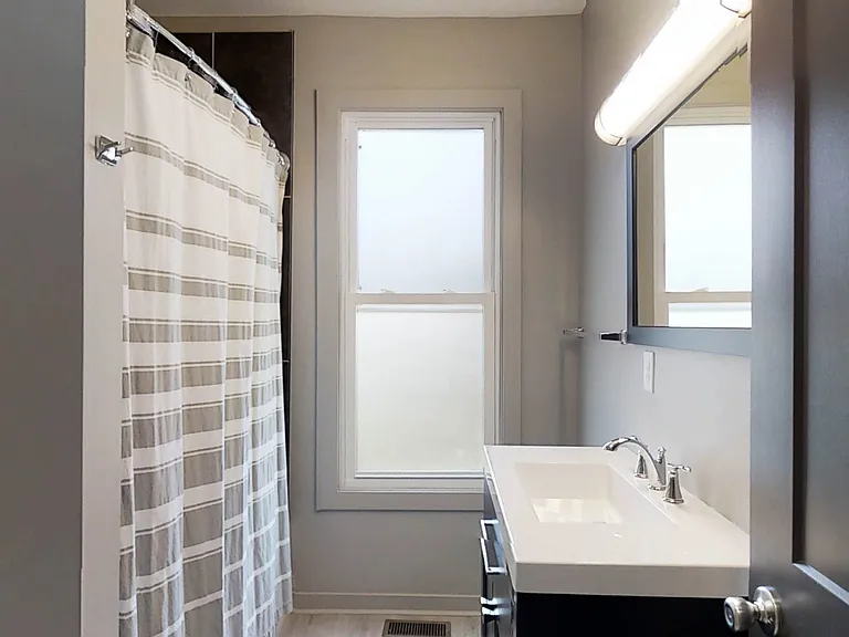 1238 E Mound St — Photo 23