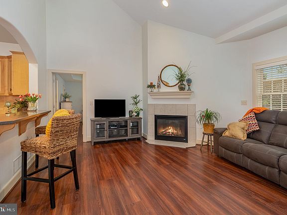 2nd image of 4536 Laurelwood Dr