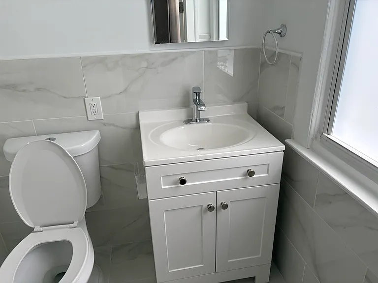 1912 Arthur St #B — Photo 14