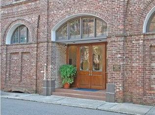 3 Queen St APT 207, Charleston, SC 29401
