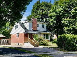 2363 Parkway Dr, Burlington, ON L7P 1T4