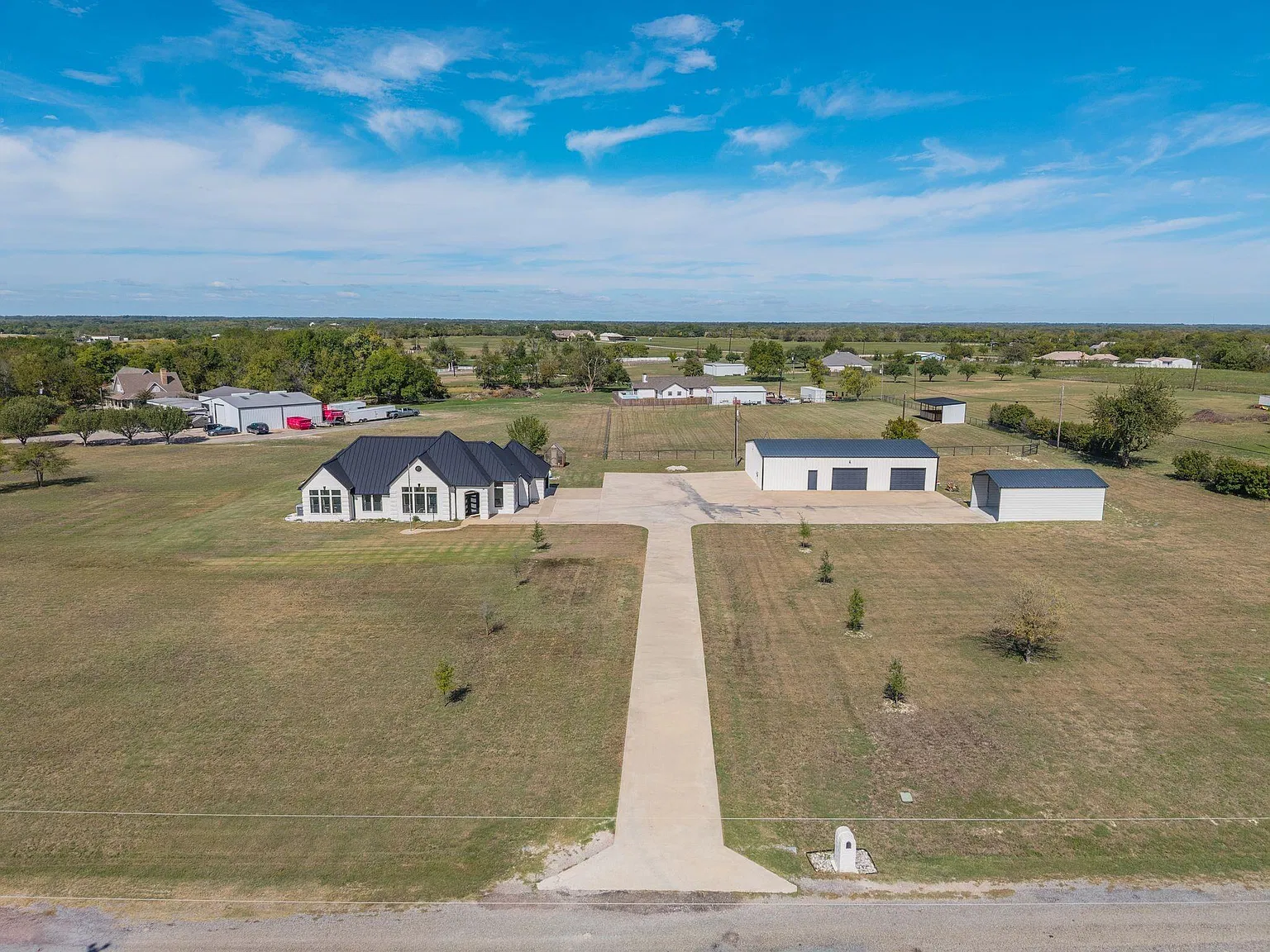 4 bed, 2000 sqft, $4,500 — Photo 3