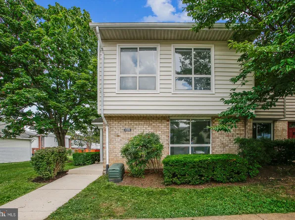 2201 Jensen Pl, Herndon, VA 20170