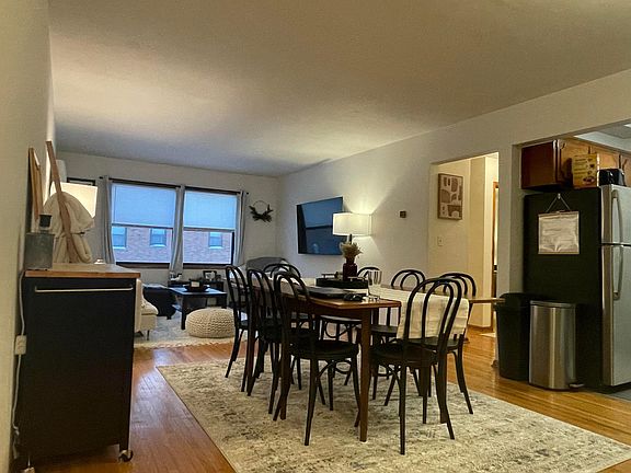 2nd image of 2204 Lexington Ave N #12