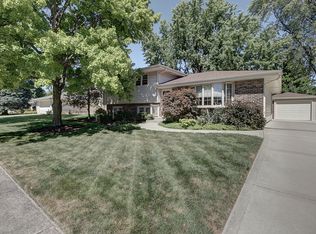 2215 Avalon Ave, Joliet, IL 60435