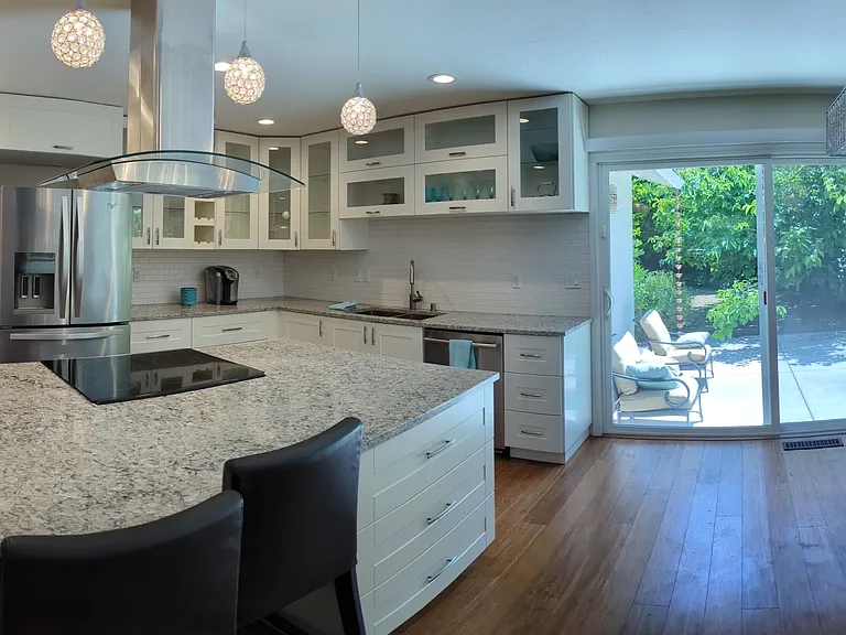 2023 Sterling Ave — Photo 3