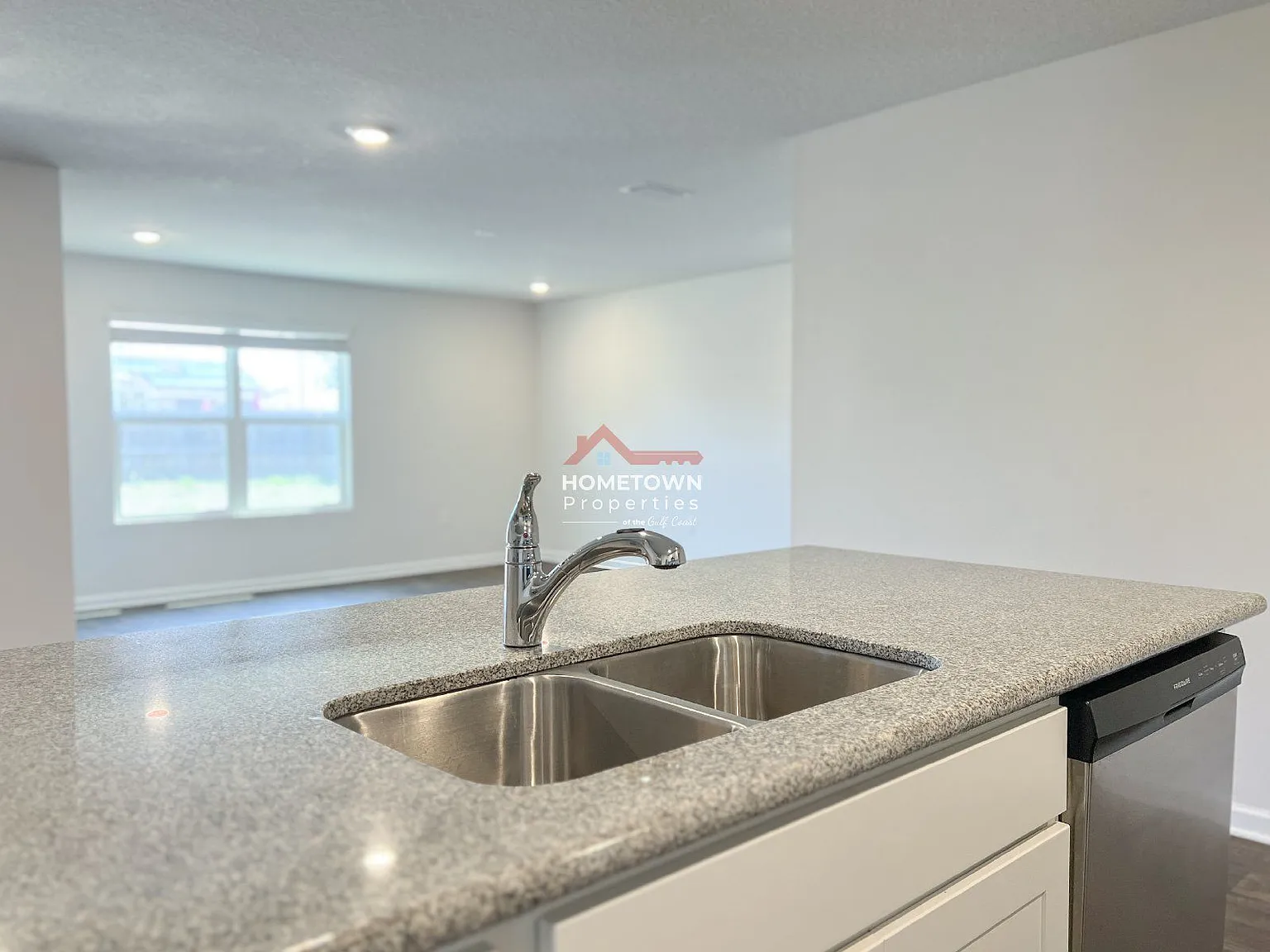 4 bed, 2.0 bath, 1787 sqft, $2,100 — Photo 4