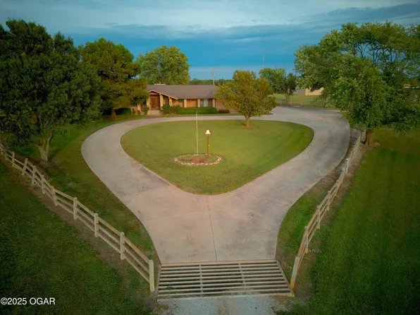 21043 Highway 59, Parsons, KS 67357