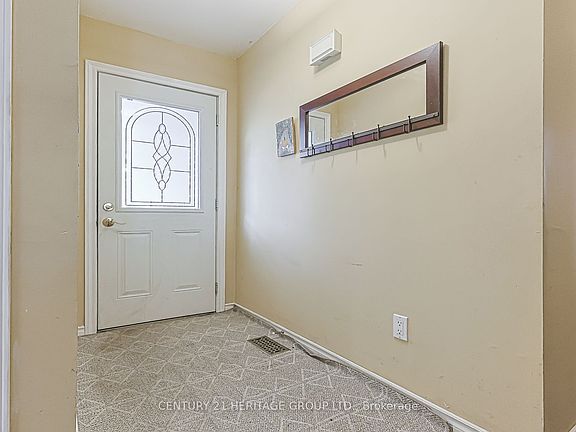 4th image of 143 Thoms Cres