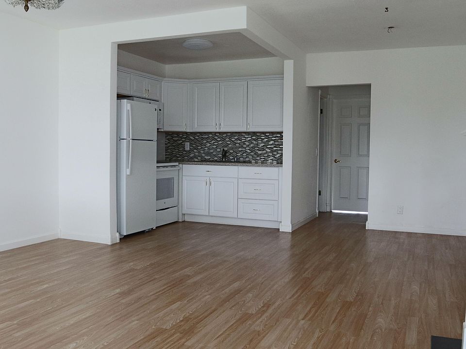 1st image of 211 Waltham I