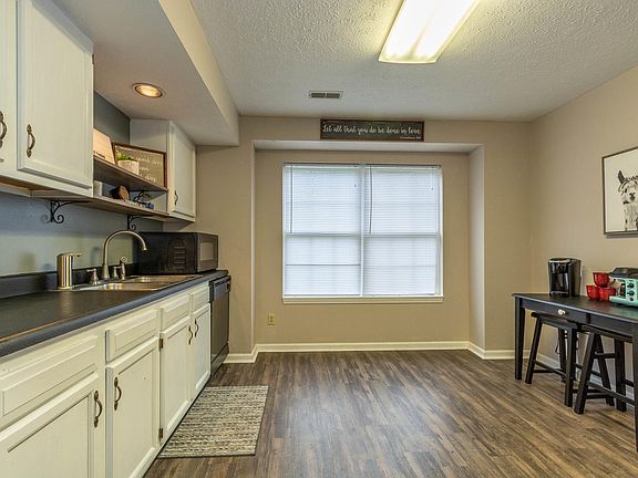4th image of 4156 W Heritage Way