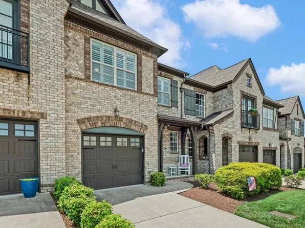 1953 Newark Ln, Thompsons Station, TN 37179