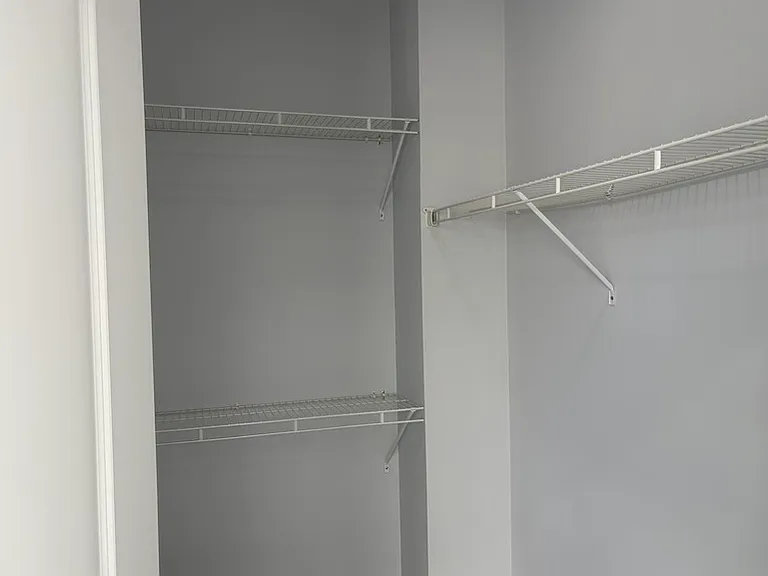 1025 Stockwell Ave #3 — Photo 11