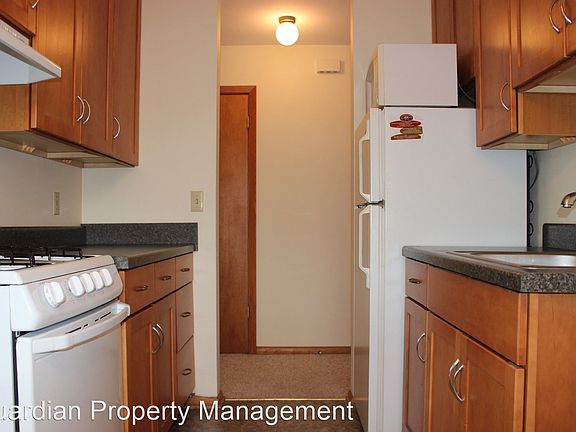 4th image of 7521 Penn Ave S #1