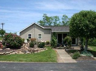 1092 Old State Rd, New Castle, PA 16101