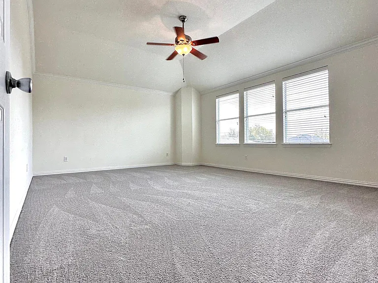 1820 Kittyhawk Dr — Photo 21