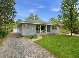 25 S Illinois Ave, Villa Park, IL 60181