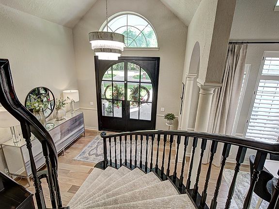 5th image of 2125 Maple Leaf Cir