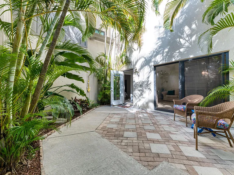 1605 US Highway 1 #12B — Photo 14