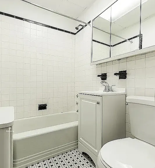 119 Powers St #3 — Photo 8