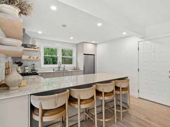 59 Monadnock St APT 1, Dorchester, MA 02125