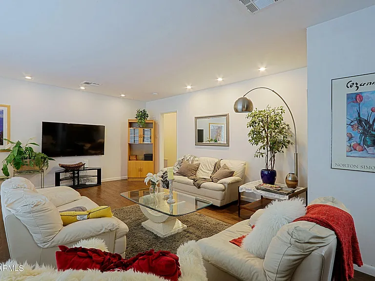 4645 E Windsor Ave — Photo 5