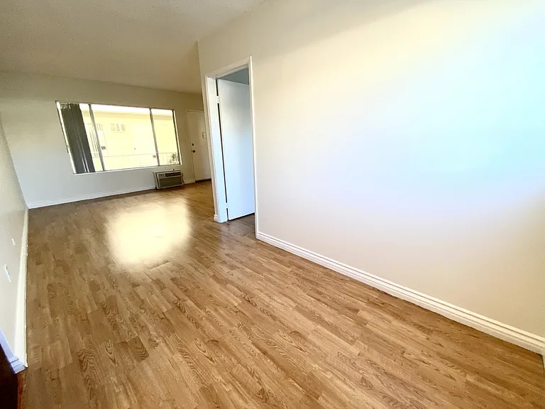 1543 N Bronson Ave #317 — Photo 14