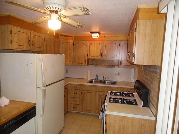 5th image of 940 Harwood Dr