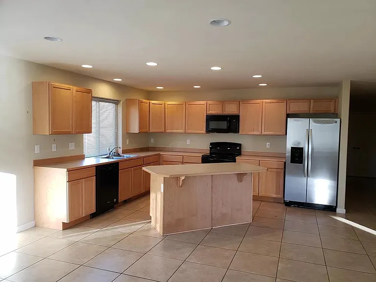 2405 N Water St — Photo 6