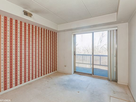 5th image of 502 Redondo Dr APT 209