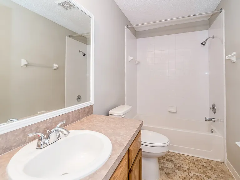 3338 Ayrshire St — Photo 13