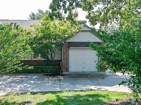 4th image of 2907 Cedar Crest Dr APT B