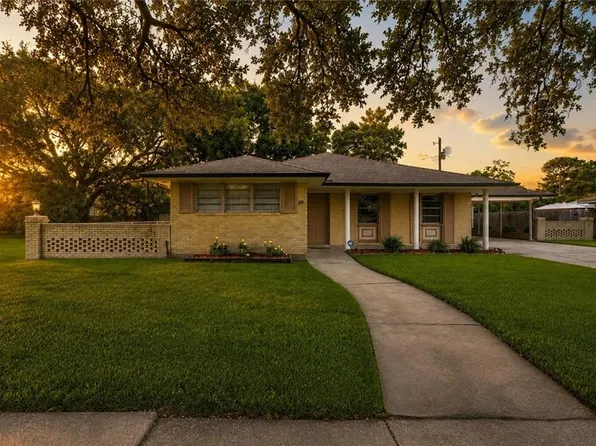 26 W Carmack Dr, Chalmette, LA 70043