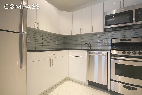 Rented by Compass | media 21