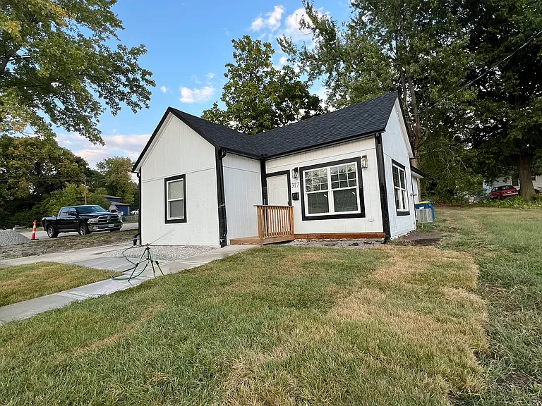 317 N Prairie St — Photo 11