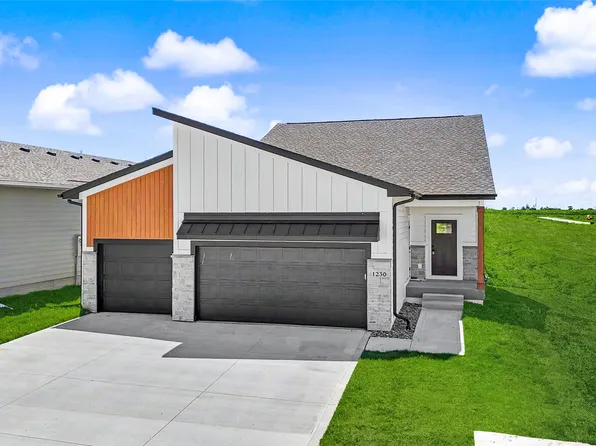 1230 NW Sproul Dr, Waukee, IA 50263