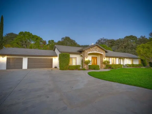 2710 Gird Rd, Fallbrook, CA 92028