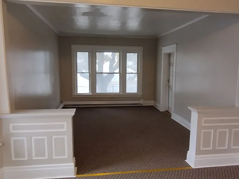2128 Genesee St — Photo 27