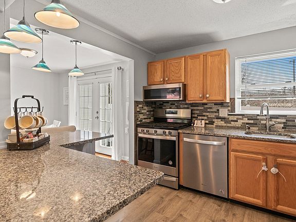 4th image of 48 Pine Valley Dr
